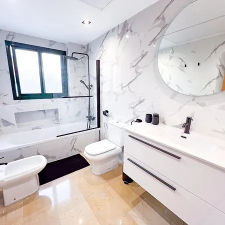 In San Pedro De Alcantara-marbella With Private Parking Apartamento *